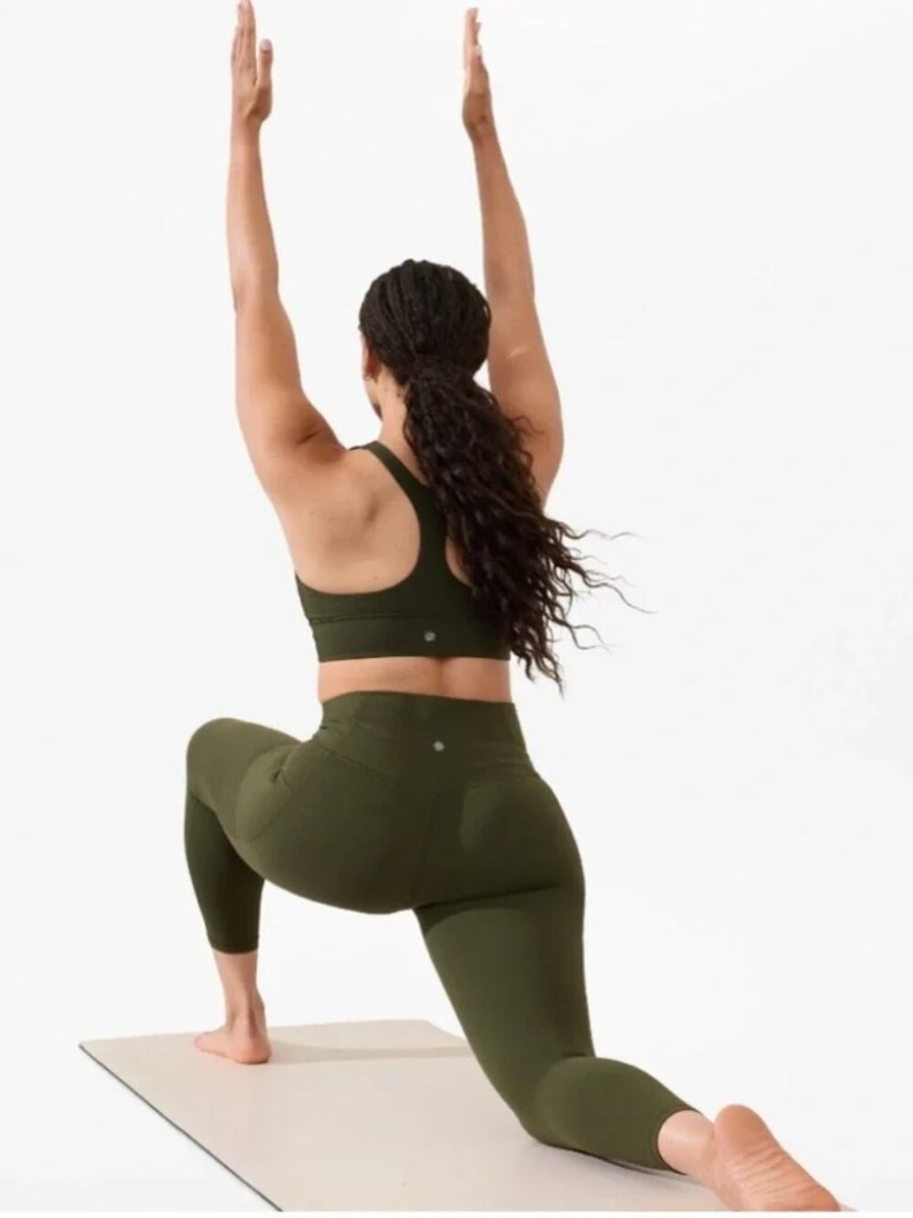 NWT Athleta Salutation Stash 7/8 Tights in Olive Green